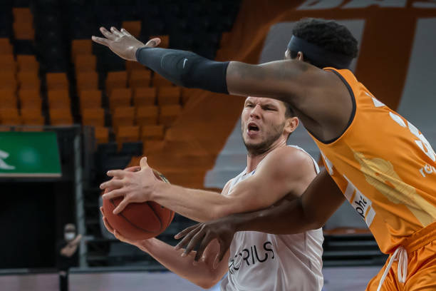 而就在不久 而就在不久