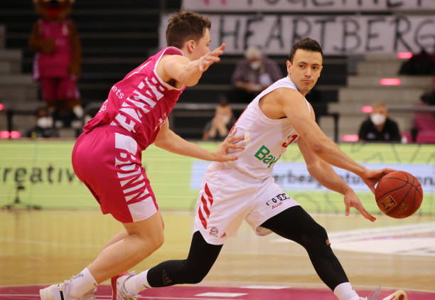 与米内罗的 与米内罗的